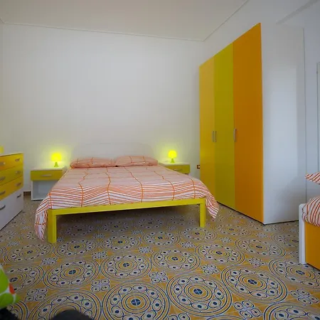 Fiori Gialli Caucana Bed & Breakfast *