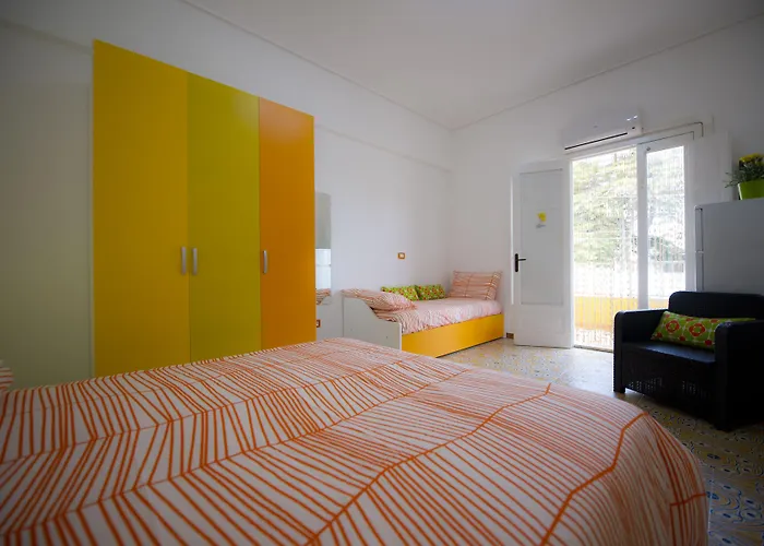 Bed & Breakfast Fiori Gialli Caucana 3*